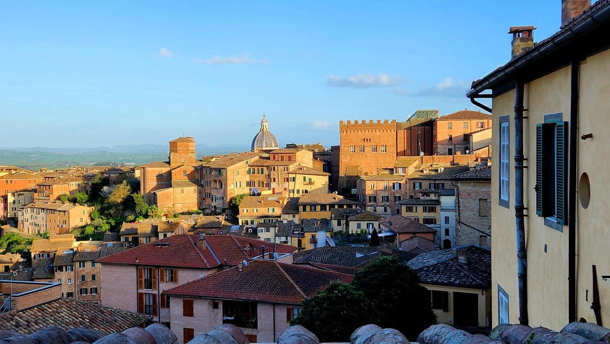 Appartamento La Dimora Di Amedeo Siena Esterno foto